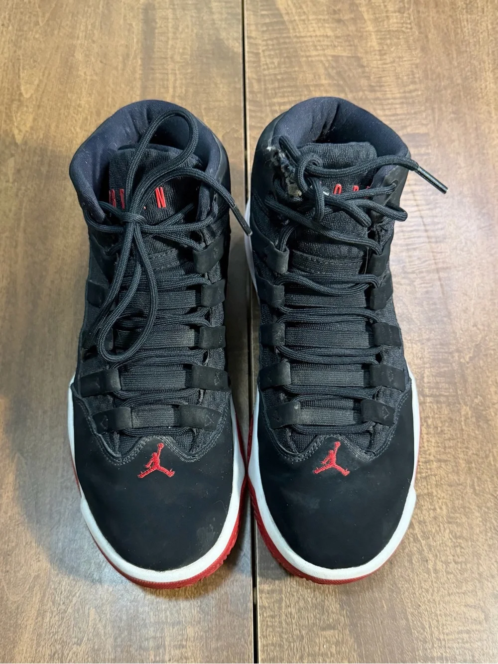 Air Jordan Max Aura 5 – Black/Gym Red/White (AQ9084-023)